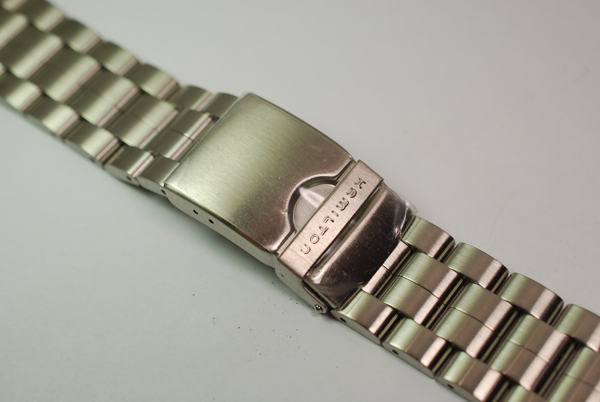 HandsOn The Hamilton Khaki Field Mechanical Gets A Bracelet  Hodinkee