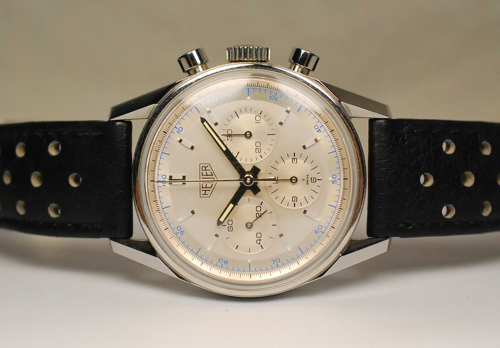SOLD IN AUSTRIA HEUER CARRERA ref. CS 3110 silver dial box and