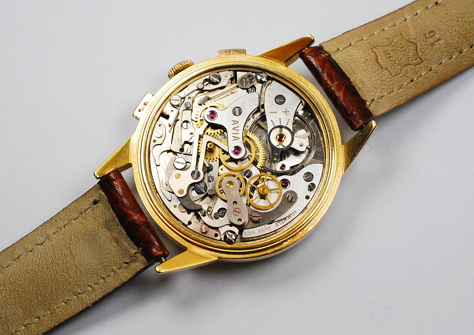 Orologio avia oro sale