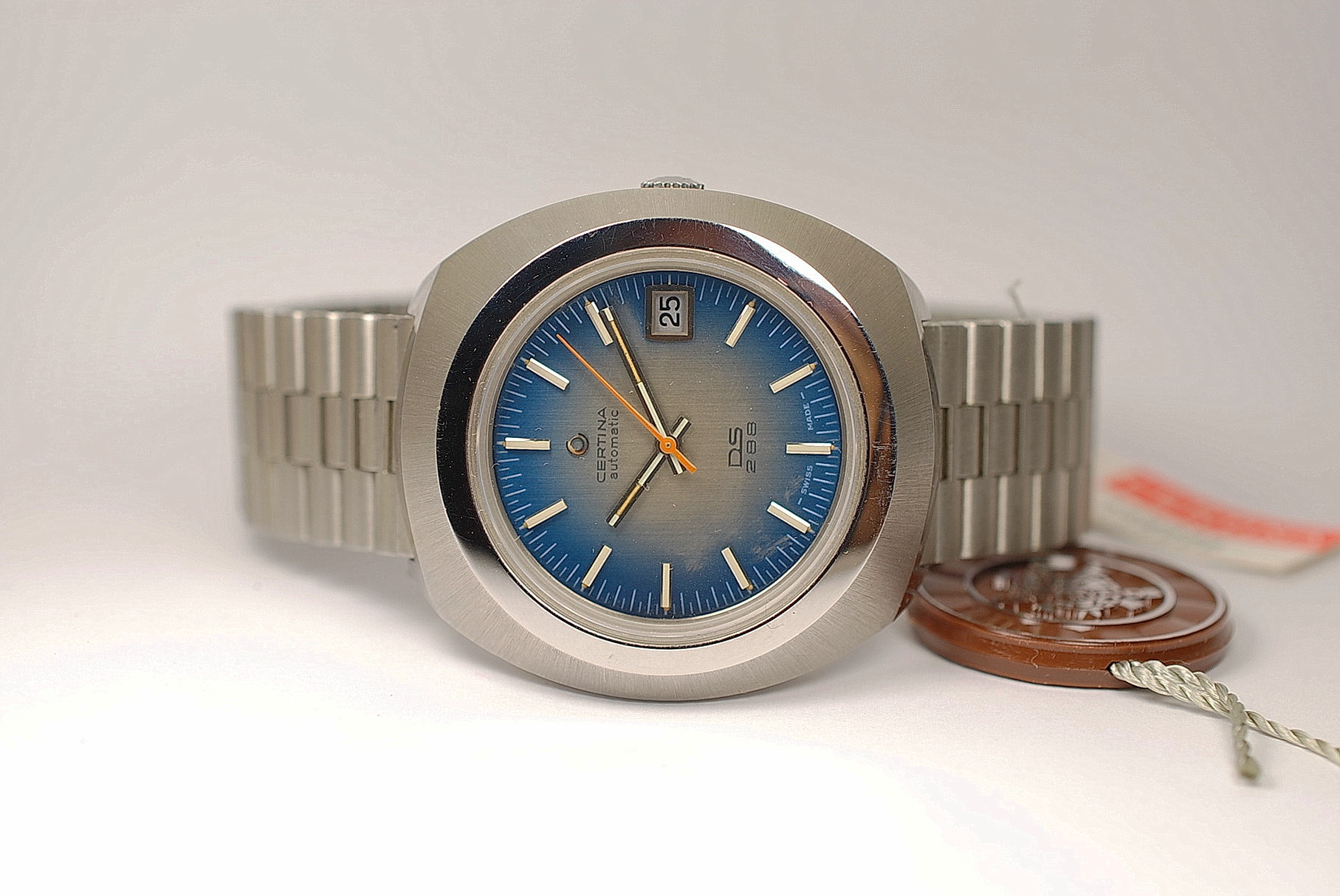 Certina ds hotsell 288 automatic