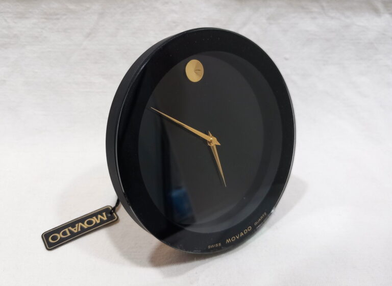 ( SOLD IN ITALY ) MOVADO MUSEUM rare table clock with Swiss battery movement - NEW OLD STOCK from 80s / 90s