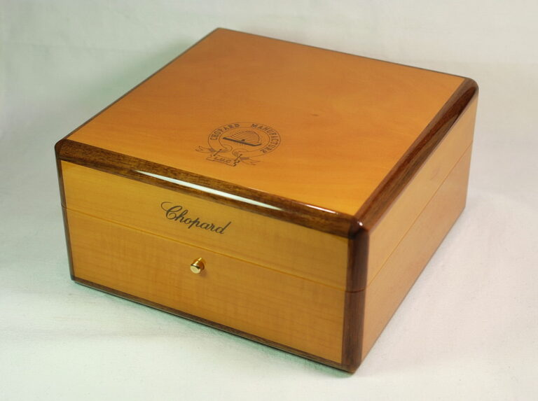 ( SOLD IN SPAIN ) CHOPARD Manifacture L.U.C. important box in lacquered wood - new with original box cover