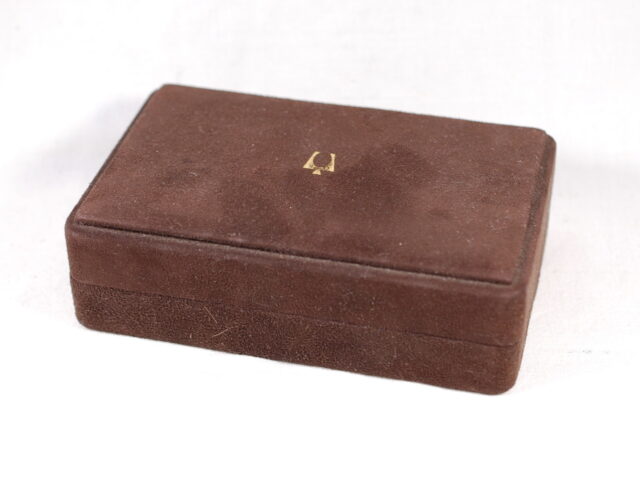 https://translate.google.it/?hl=it&sl=it&tl=en&text=BULOVAACCUQUARTZrarascatolaperorologidauomoanni70&op=translate#:~:text=BULOVAACCUQUARTZraremenswatchboxfromthe70s