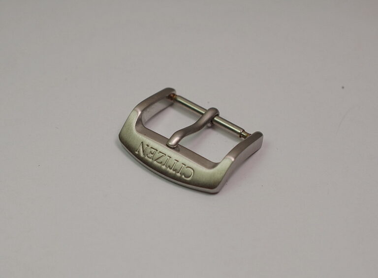 ( SOLD IN ITALY ) CITIZEN fibbia in acciaio satinato - ansa interna da 18mm - produzione moderna - RIMANENZA DI MAGAZZINO
