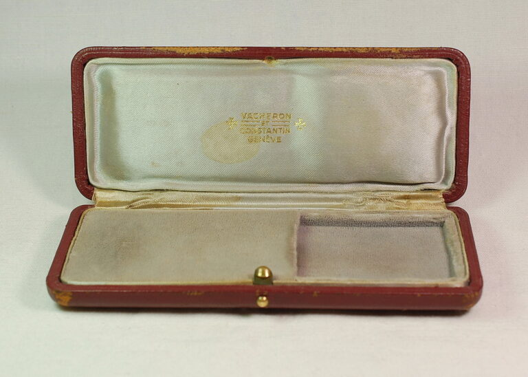 ( SOLD IN GERMANY ) VACHERON CONSTANTIN box for men's watches with leather strap - 1960s