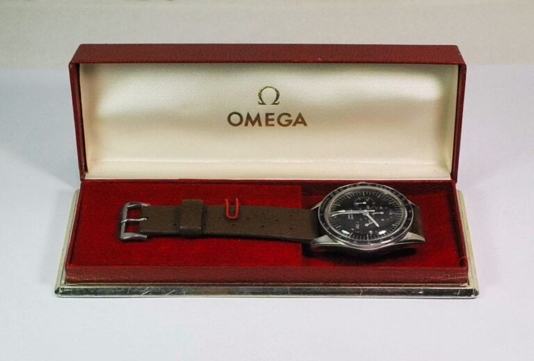 ( VENDUTA - SOLD ) OMEGA rara scatola di grandi dimensioni - idonea per cronografi - RIMANENZA DI MAGAZZINO anni '60