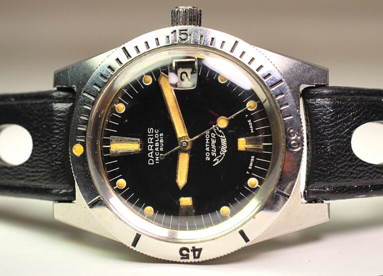 ( SOLD IN ITALY ) DARRIS - SUPER SQUALE 20 Atmos - black matt tritium dial - very good general conditions