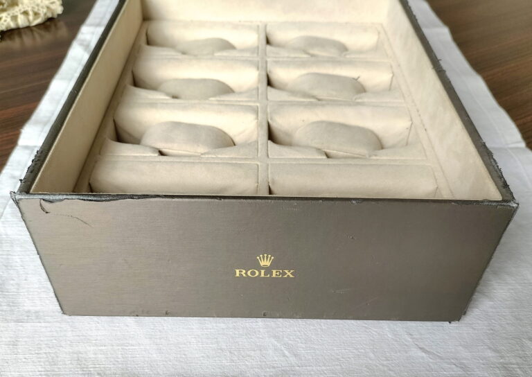 ROLEX safe watch holder suitable to hold 8 watches of any size