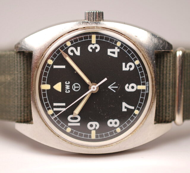 ( SOLD IN ITALY ) CWC military watch assigned to the armed forces of the British army - year 1976