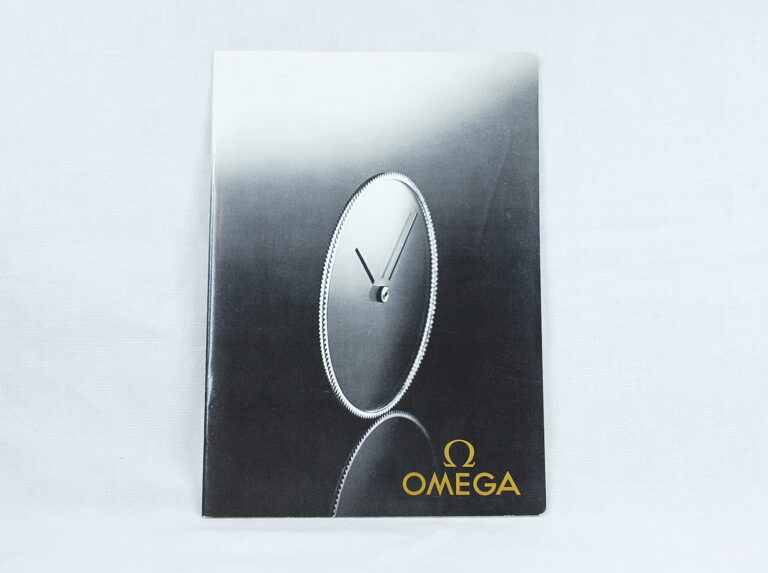 OMEGA raro catalogo a colori in carta patinata, originale stampato nei primi anni '80